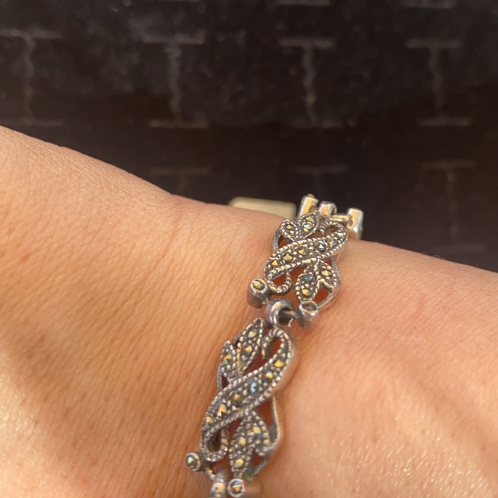 🛑❗️SOLD ❗️🛑 Silver black eyed bracelet